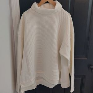 NWOT TAHARI Sport Active Athletic Turtleneck Long Sleeve Fitness Pullover